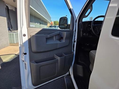 2022 Chevrolet Express 3500 LS