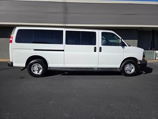 2022 Chevrolet Express 3500 LS