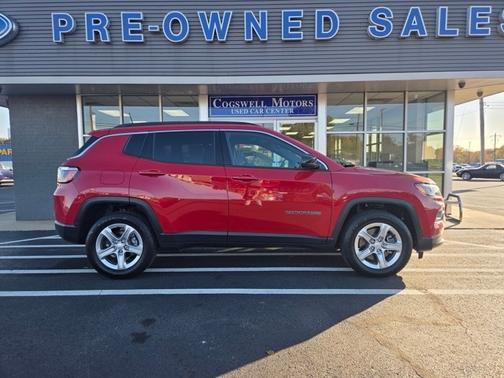 2024 Jeep Compass LATITUDE