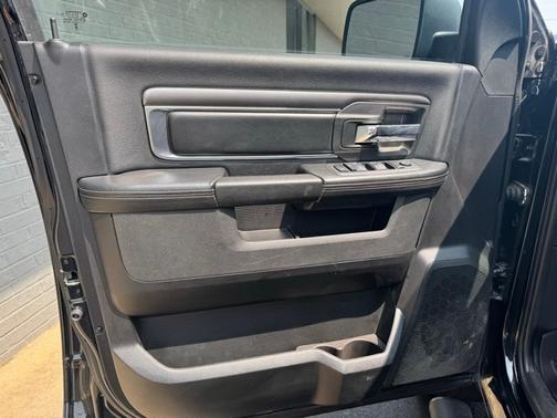 2023 RAM 1500 SLT