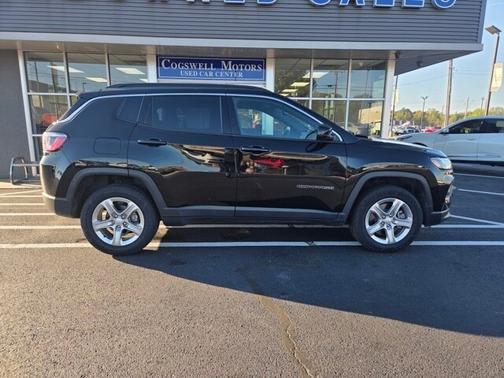 2024 Jeep Compass LATITUDE