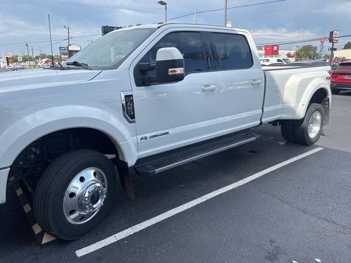 2022 Ford F-450 LARIAT DRW