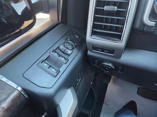 2022 Ford F-450 LARIAT DRW