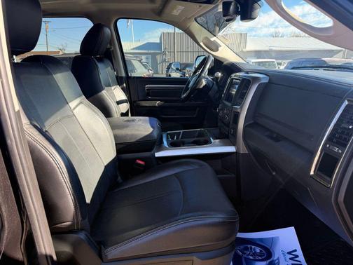 2018 RAM 3500 Laramie Crew Cab 4x4 8' Box