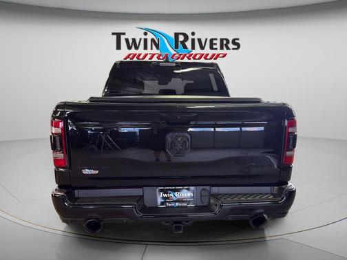 Diamond Black Crystal Pearlcoat 2023 RAM 1500 Limited