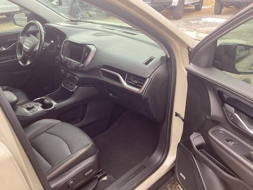 2022 GMC Terrain AT4