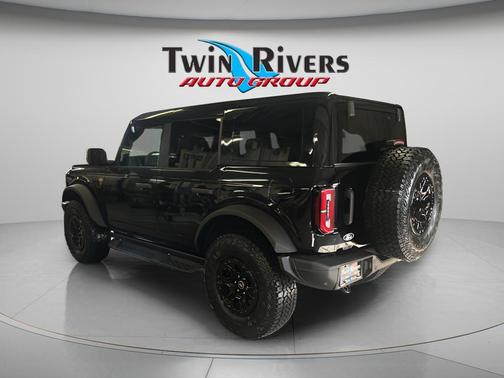 Shadow Black 2026 Ford Bronco Badlands