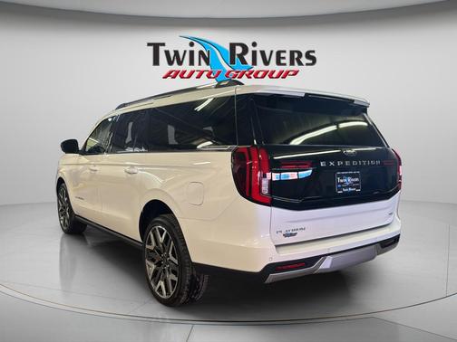 Star White Metallic Tri-Coat 2026 Ford Expedition Max Platinum