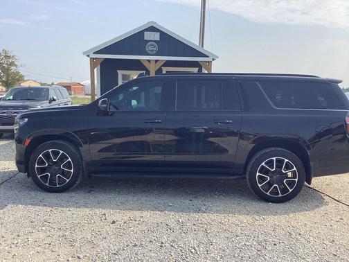 2022 Chevrolet Suburban RST
