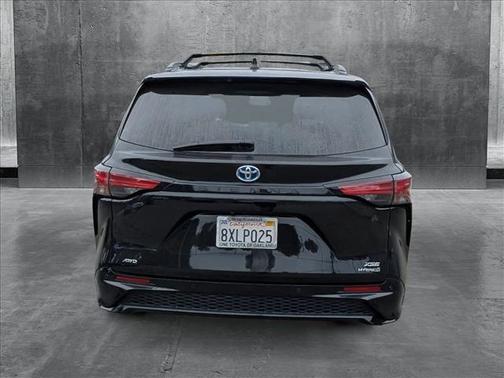 2021 Toyota Sienna XSE 7 Passenger
