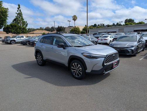 2025 Toyota Corolla Cross XLE
