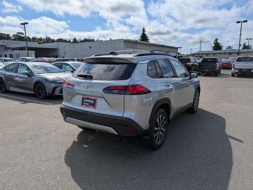 2025 Toyota Corolla Cross XLE