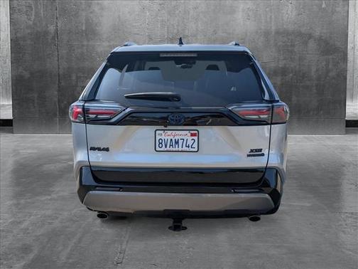 2021 Toyota RAV4 Hybrid SE