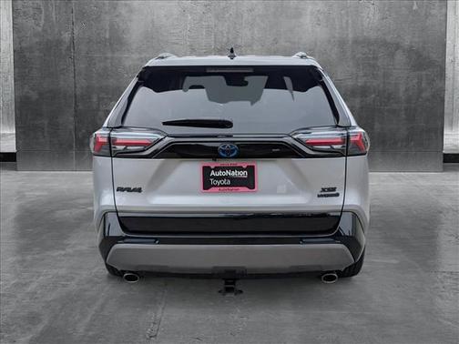 2021 Toyota RAV4 Hybrid SE