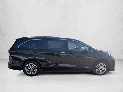 Midnight Black Metallic 2021 Toyota Sienna XSE 7 Passenger