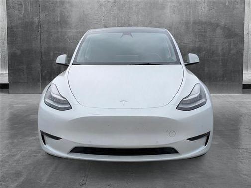 2022 Tesla Model Y Long Range Dual Motor All-Wheel Drive