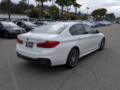 2018 BMW 540 540i