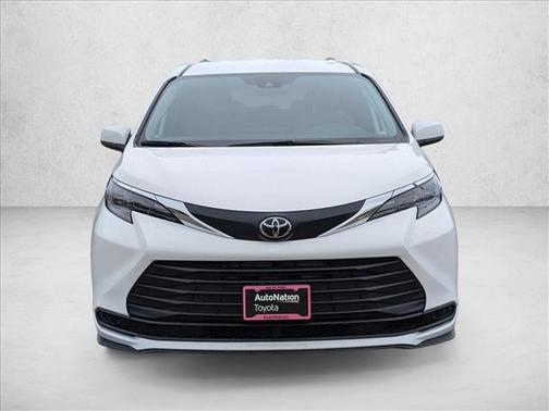 Ice Cap 2026 Toyota Sienna LE