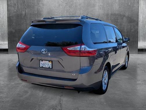 2015 Toyota Sienna LE