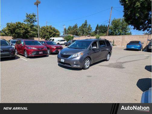 2015 Toyota Sienna LE