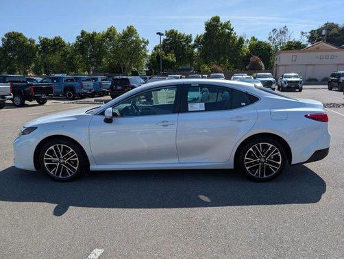 Wind Chill Pearl 2026 Toyota Camry XLE