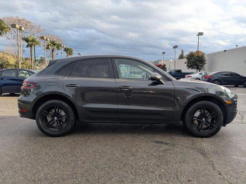 2018 Porsche Macan S