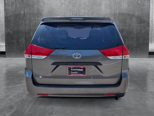 2014 Toyota Sienna L