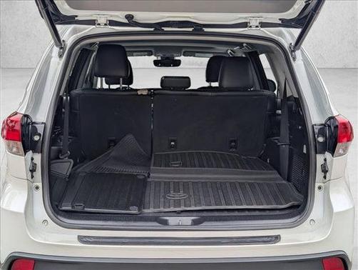 Blizzard Pearl 2019 Toyota Highlander XLE