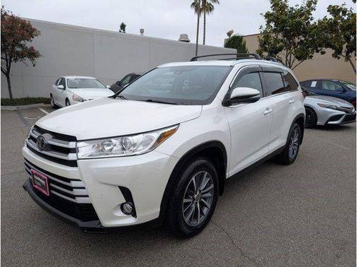 Blizzard Pearl 2019 Toyota Highlander XLE