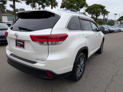 Blizzard Pearl 2019 Toyota Highlander XLE