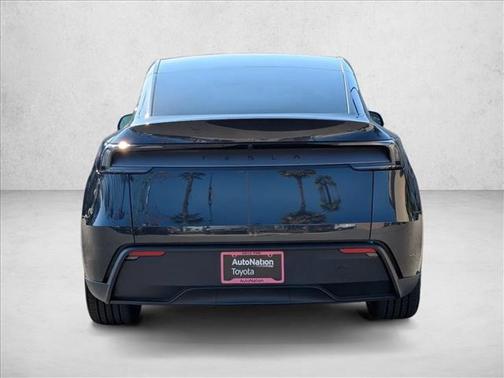 2026 Tesla Model Y Premium Rear-Wheel Drive