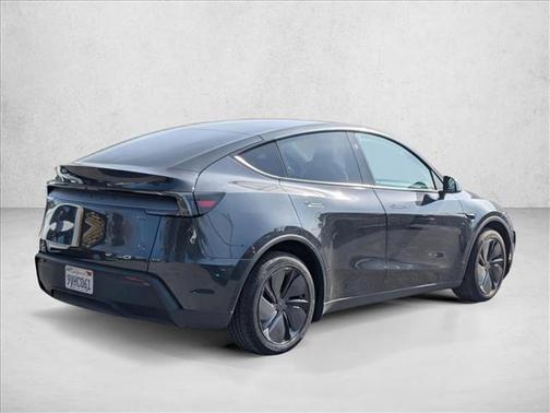 2026 Tesla Model Y Premium Rear-Wheel Drive