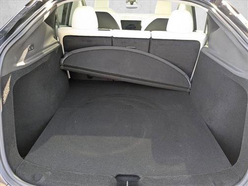 2026 Tesla Model Y Premium Rear-Wheel Drive