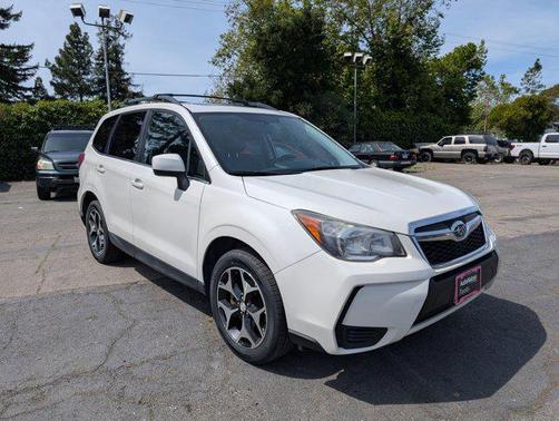 Satin White Pearl 2014 Subaru Forester 2.0XT Premium