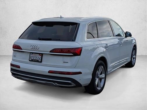 2022 Audi Q7 45 Premium