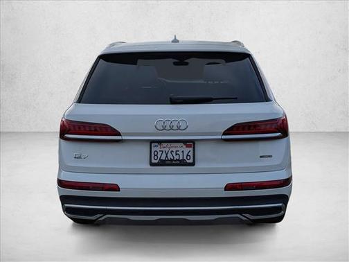 2022 Audi Q7 45 Premium