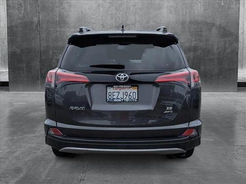 2018 Toyota RAV4 SE