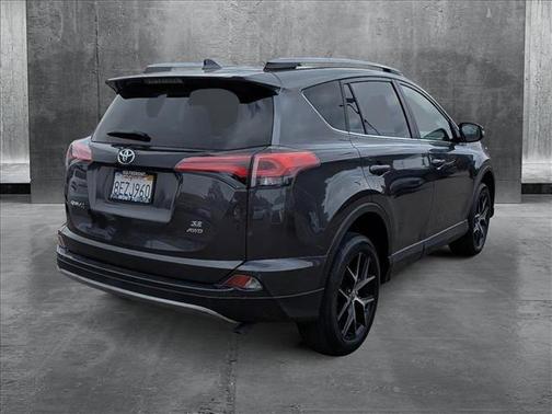 2018 Toyota RAV4 SE