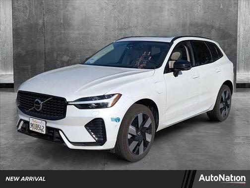 2024 Volvo XC60 Recharge Plug-In Hybrid T8 Plus Dark Theme