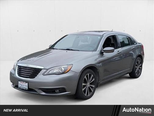 2013 Chrysler 200 Touring
