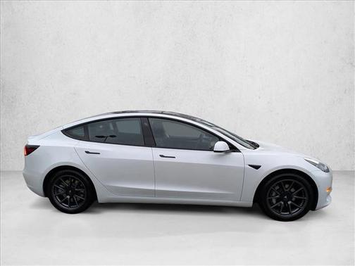 2022 Tesla Model 3 Standard Range