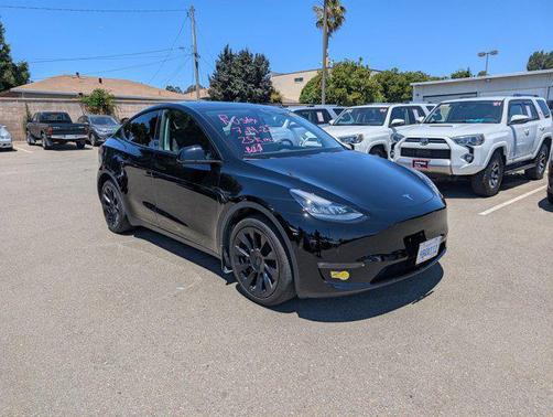 2022 Tesla Model Y Long Range Dual Motor All-Wheel Drive