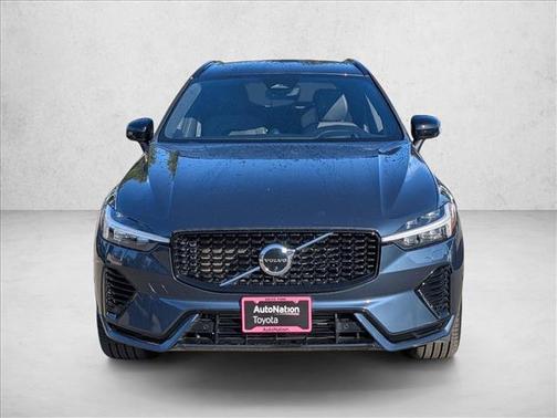 2022 Volvo XC60 Recharge Plug-In Hybrid T8 R-Design