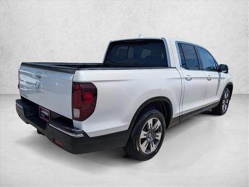 White 2019 Honda Ridgeline RTL