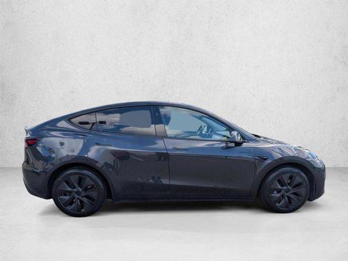 Silver/Gray 2024 Tesla Model Y Long Range Dual Motor All-Wheel Drive