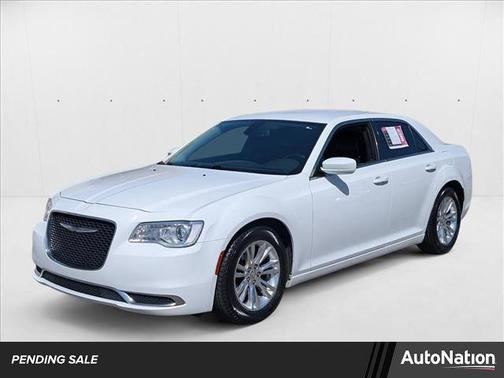 2017 Chrysler 300 Limited