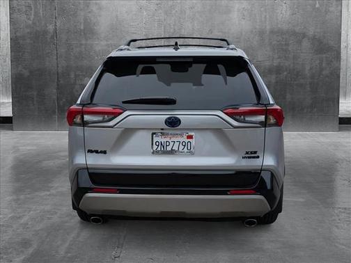2024 Toyota RAV4 Hybrid SE