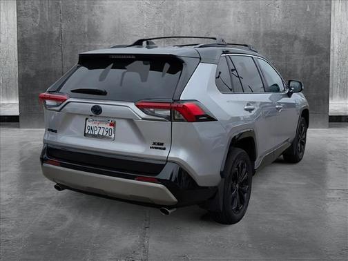 2024 Toyota RAV4 Hybrid SE