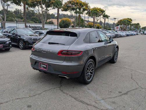 2018 Porsche Macan AWD