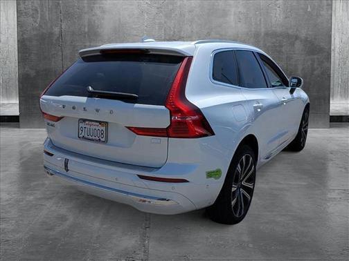 2023 Volvo XC60 Recharge Plug-In Hybrid T8 Ultimate Bright Theme